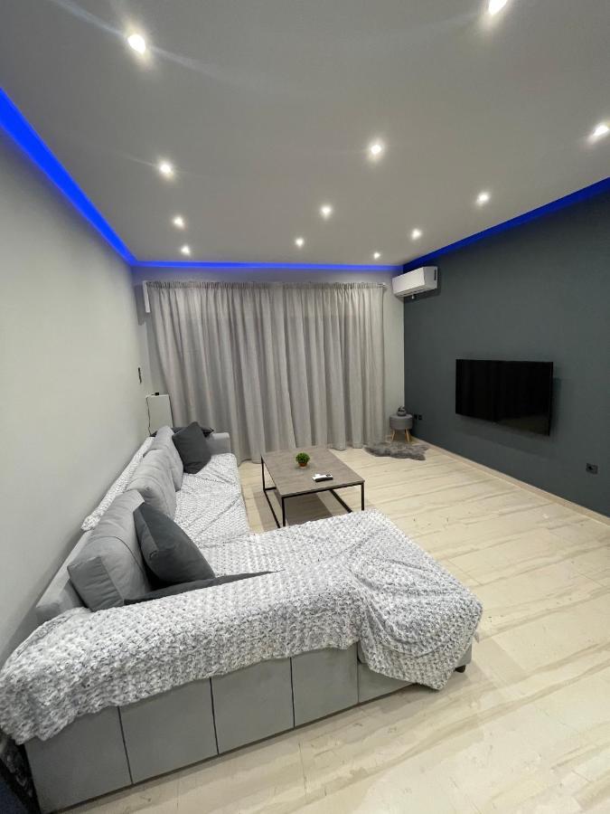 Luxury 3 Bedroom Apartment In Kiato Center 外观 照片